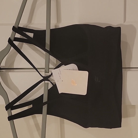 Sold Out Online...Fabletics Impact Seamless Strappy Bra NWT - Picture 4 of 4